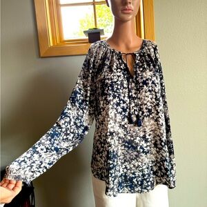 Simply Vera top by Vera Wang in blue/ grey/ cream with navy blue tassels.